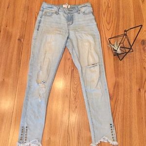 Fringe bottom ripped jeans